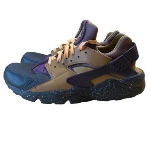 Nike Air Huarache 704830-012 Premium Running Shoes Mens Size 10.5 Elemental Gold